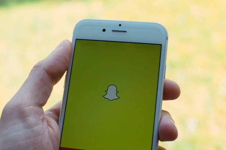 Snapchat to make $1 billion ad revenues by 2017